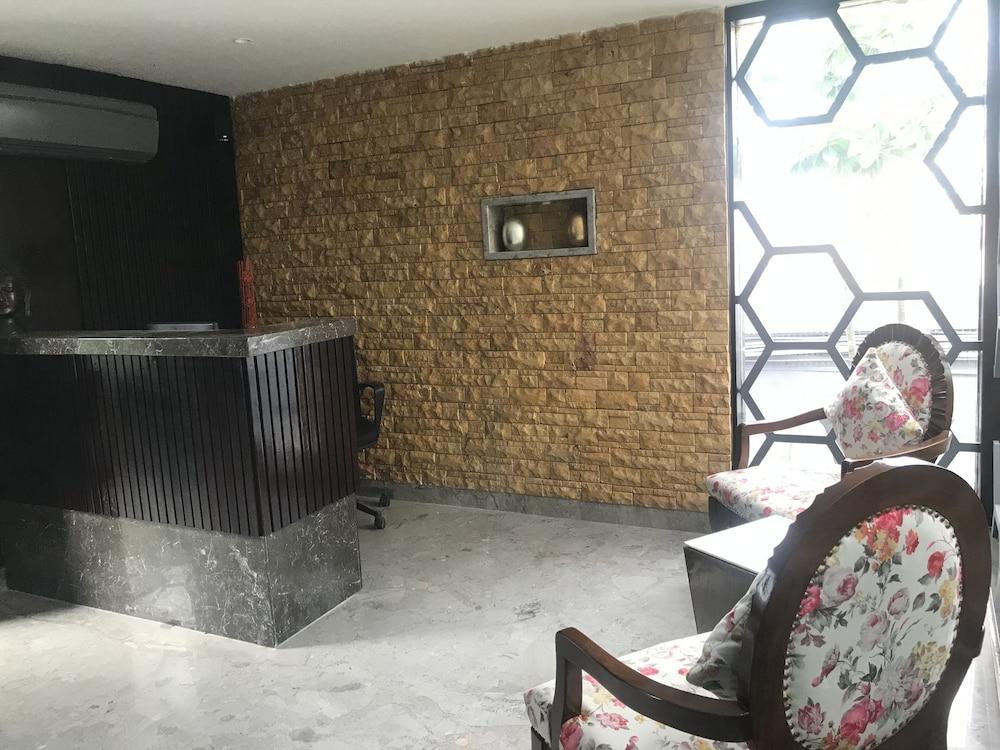 Hotel Levana, Hazratganj Lucknow Ngoại thất bức ảnh