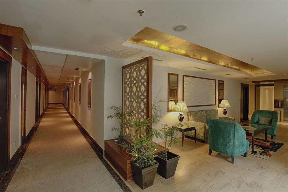 Hotel Levana, Hazratganj Lucknow Ngoại thất bức ảnh